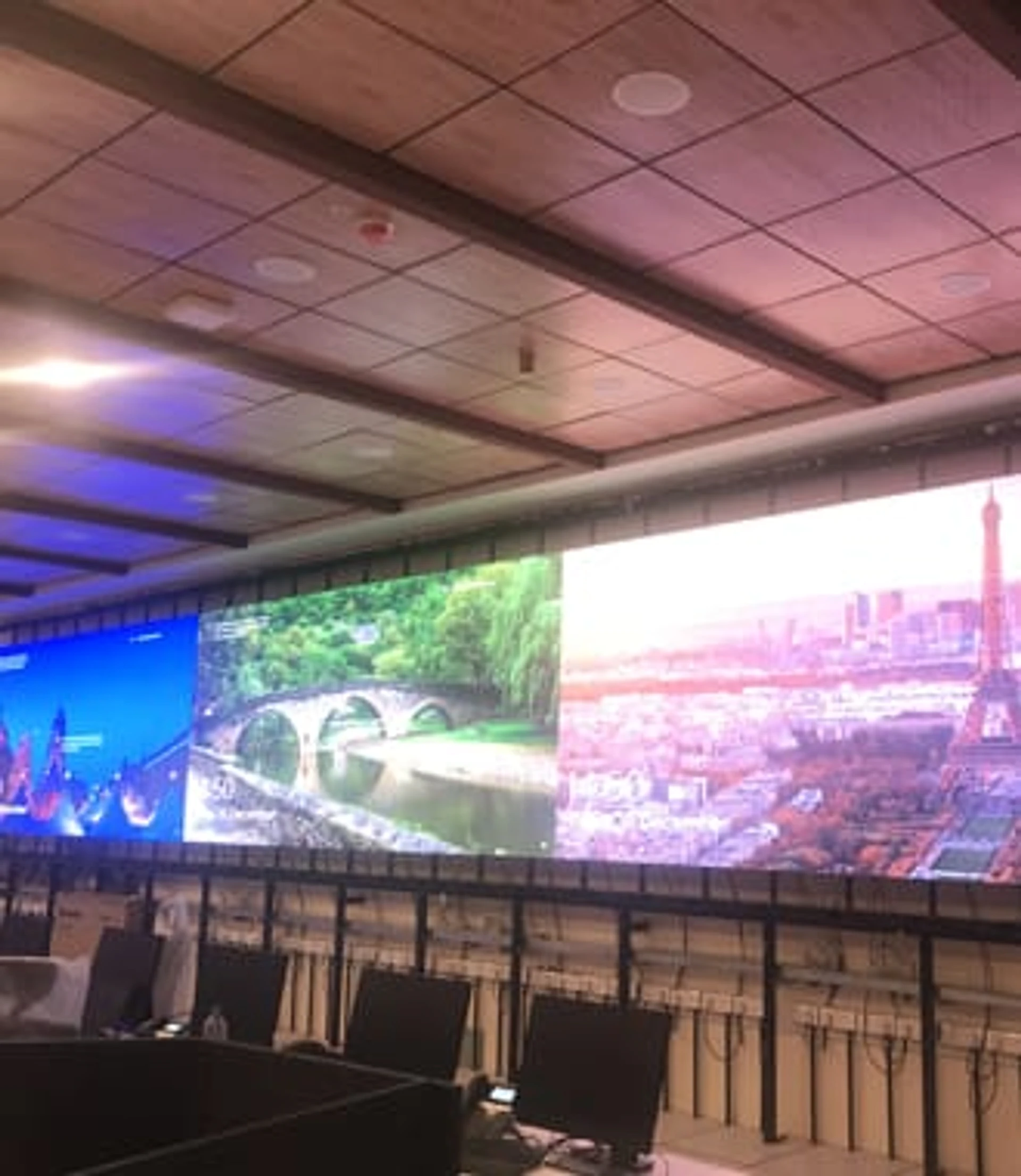 7 application of fine pitch led screen-Meeting room.jpg